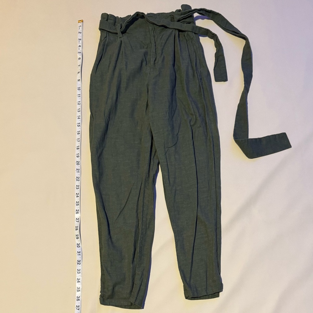 Chic Dark Green Women's Cropped Pants